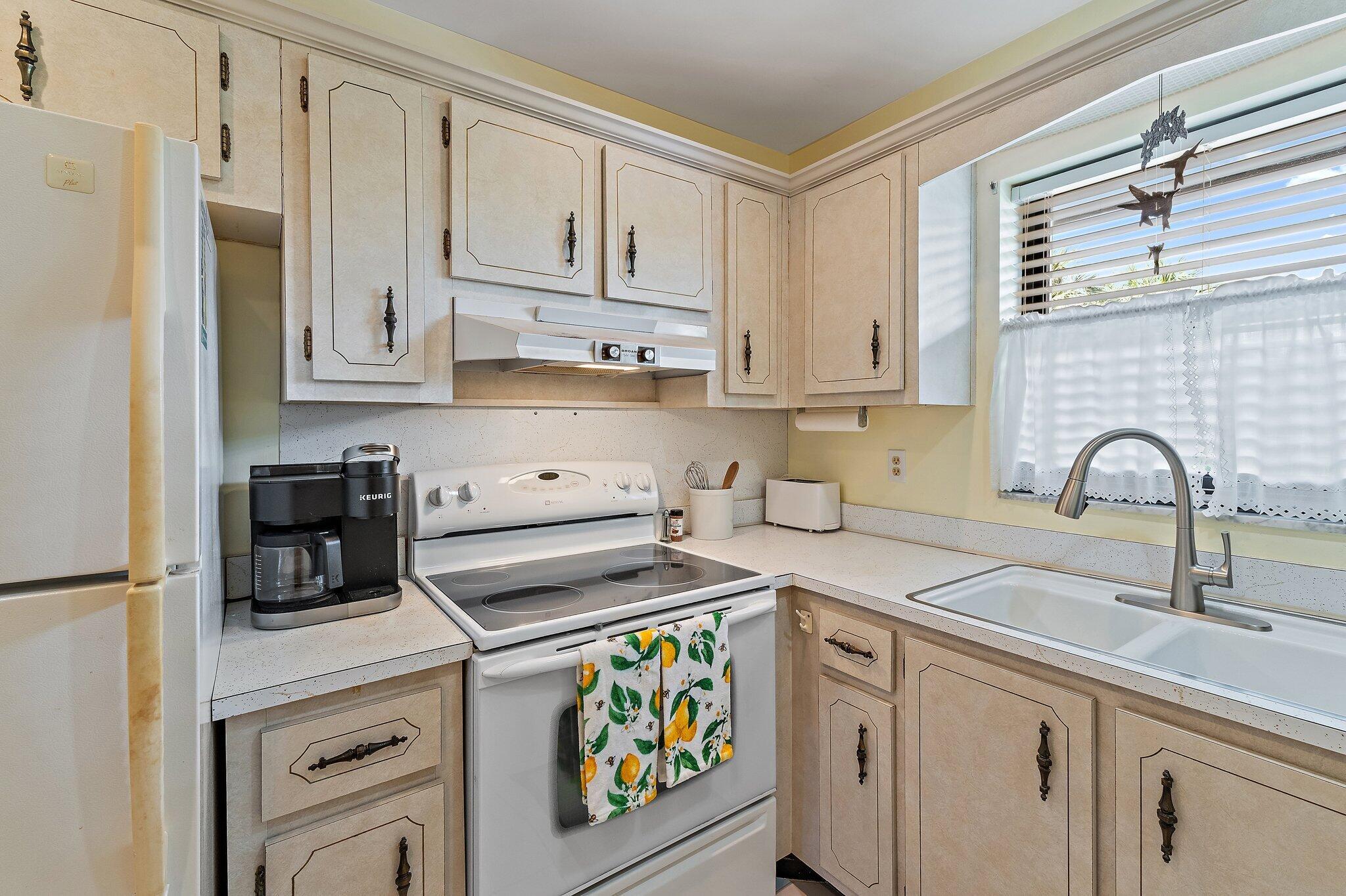 755 Saturn #H 206 Jupiter, FL 33477