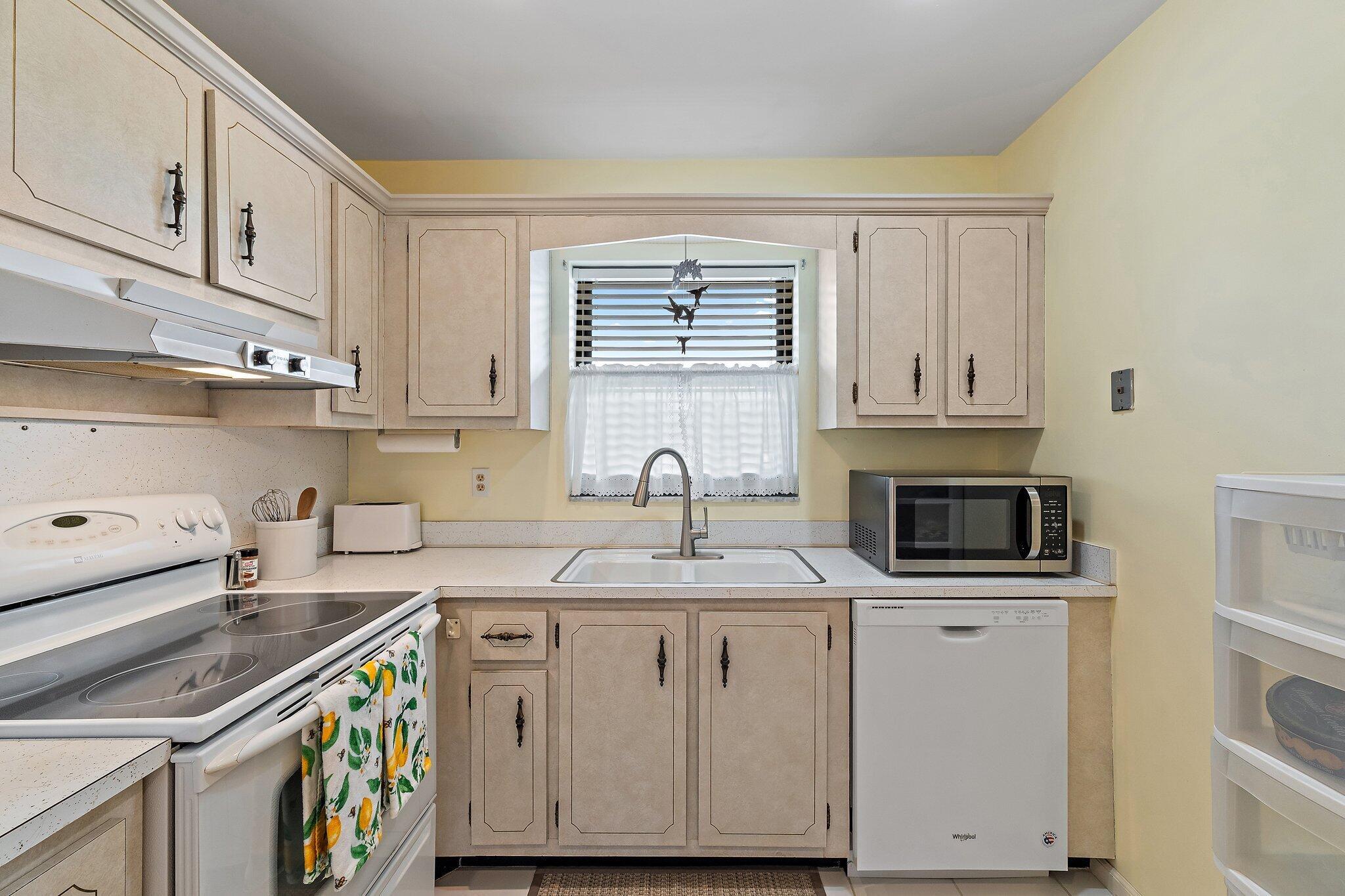 755 Saturn #H 206 Jupiter, FL 33477