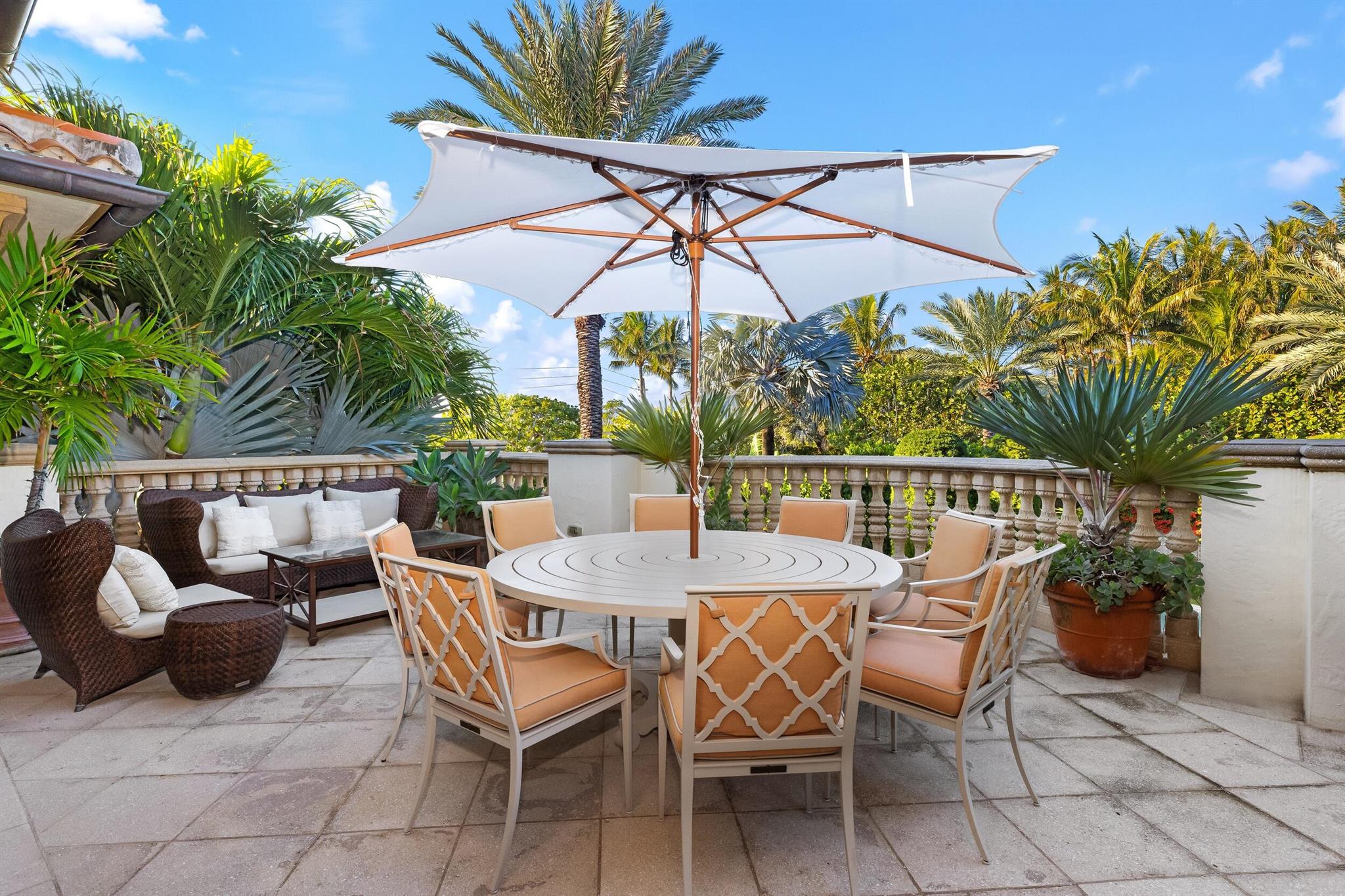 820 S Ocean Blvd Manalapan, FL 33462 820 S Ocean Blvd Manalapan, FL 33462