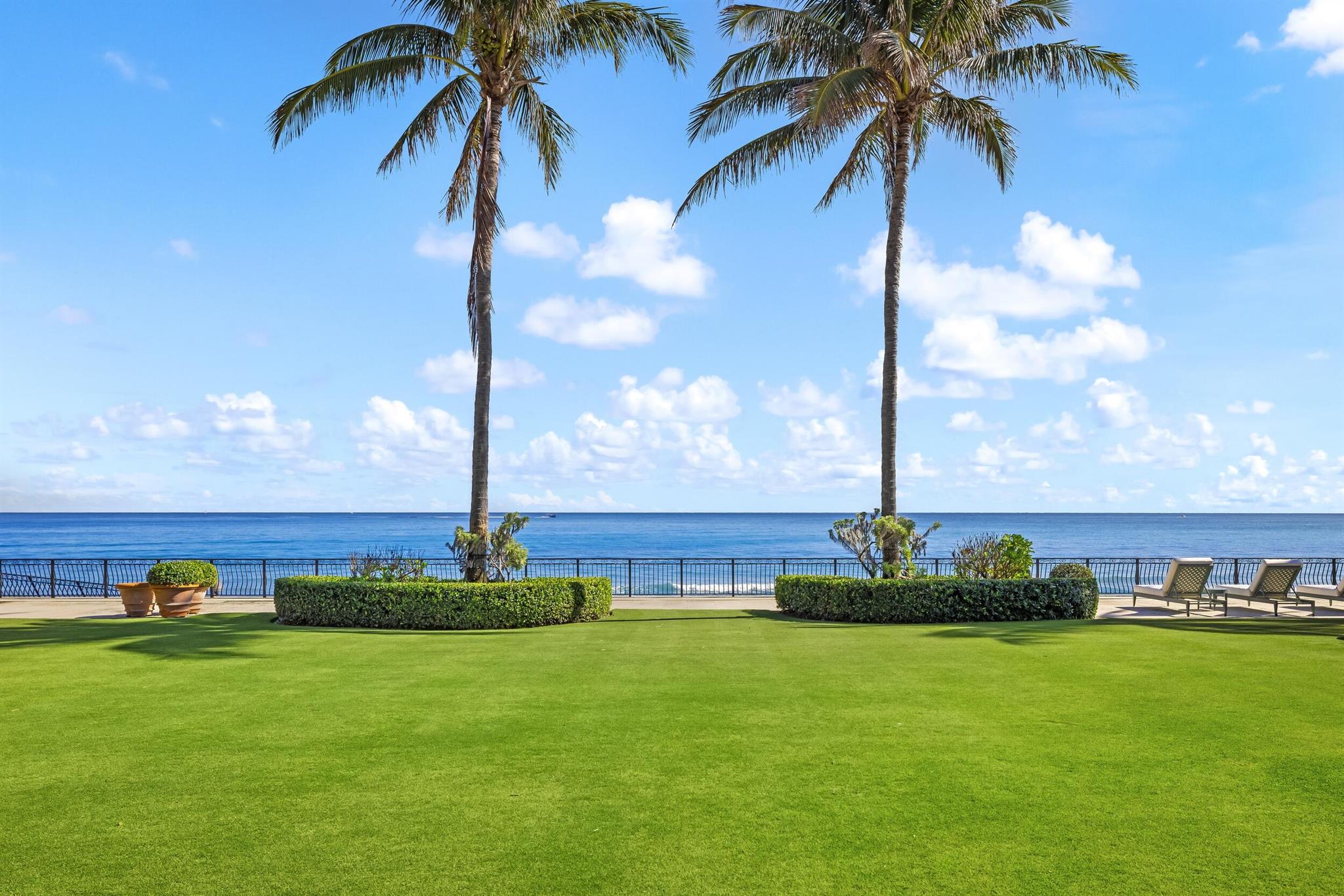820 S Ocean Blvd Manalapan, FL 33462 820 S Ocean Blvd Manalapan, FL 33462