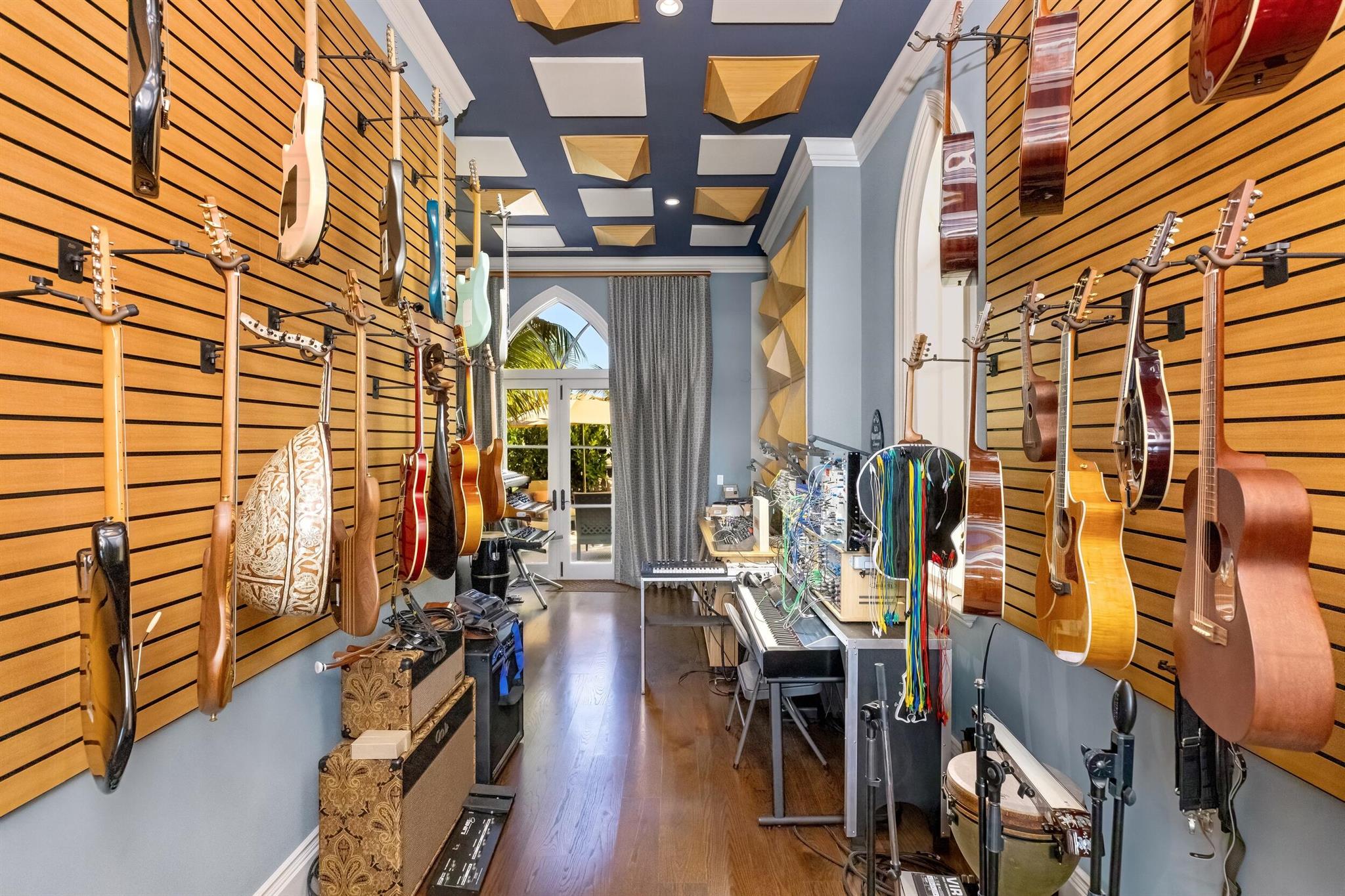 820 S Ocean Blvd Manalapan, FL 33462 820 S Ocean Blvd Manalapan, FL 33462