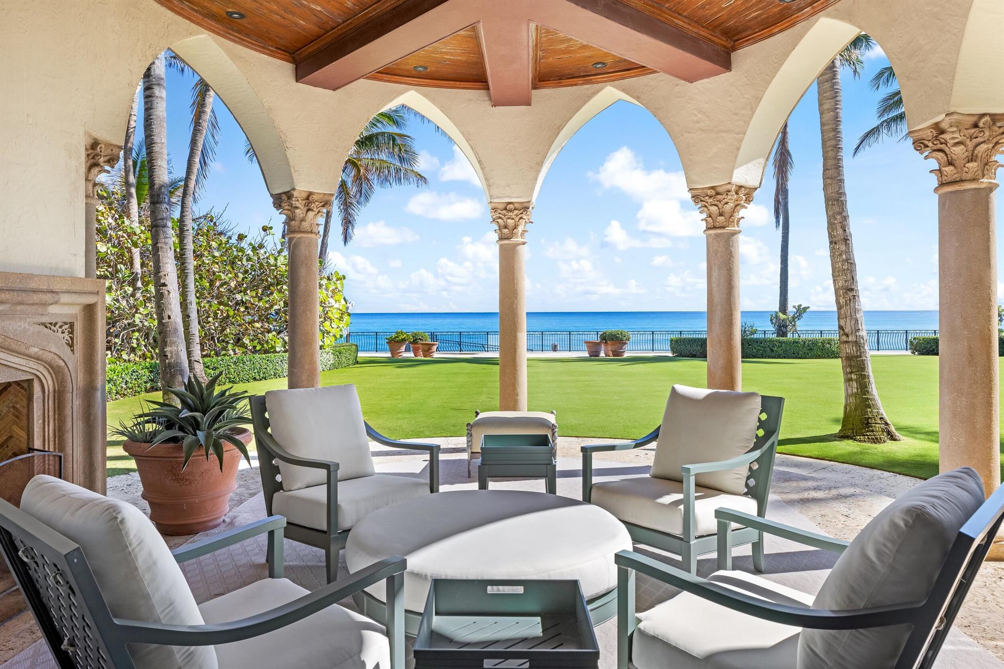 820 S Ocean Blvd Manalapan, FL 33462 820 S Ocean Blvd Manalapan, FL 33462