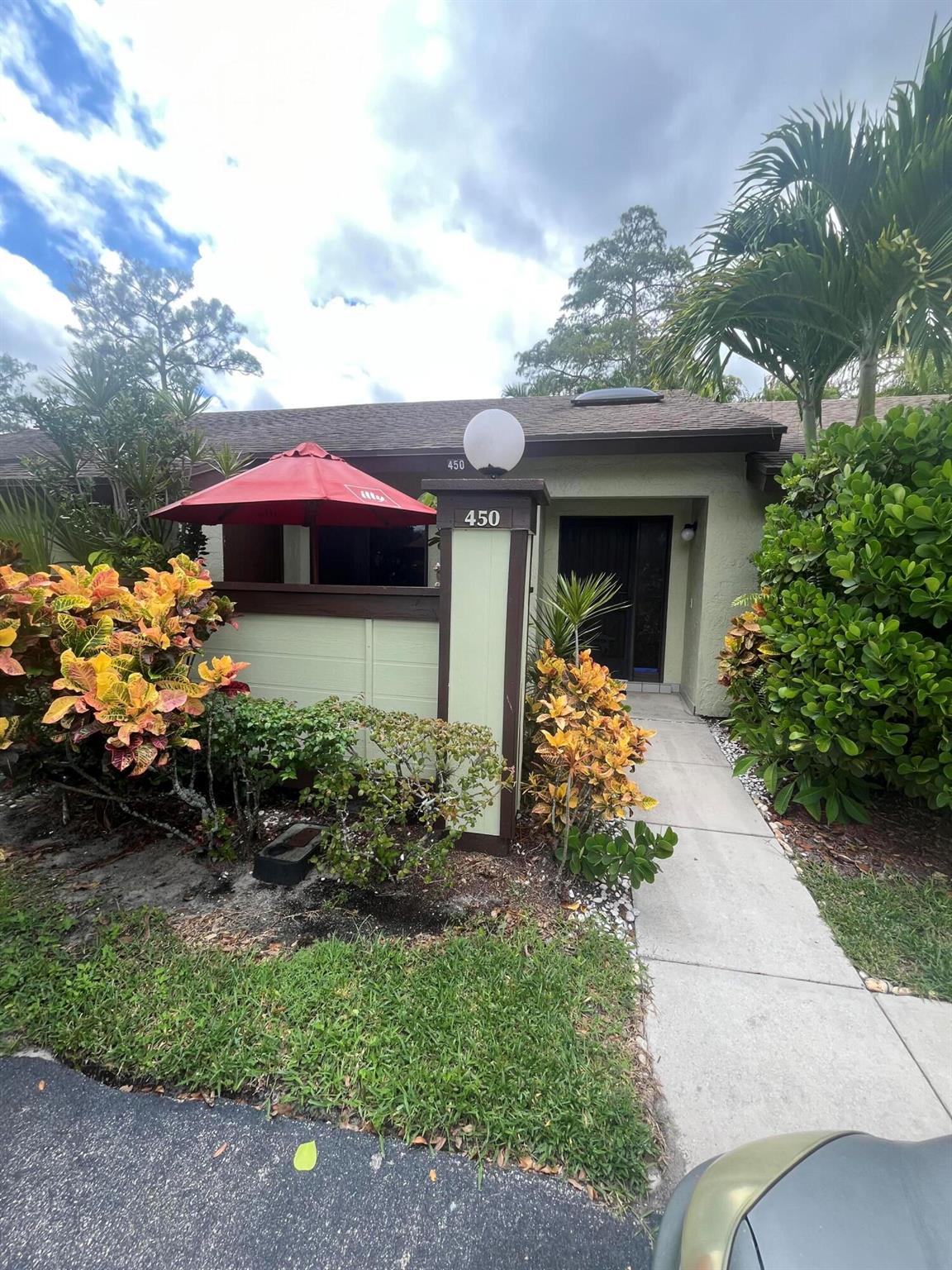 450 Knollwood Ct