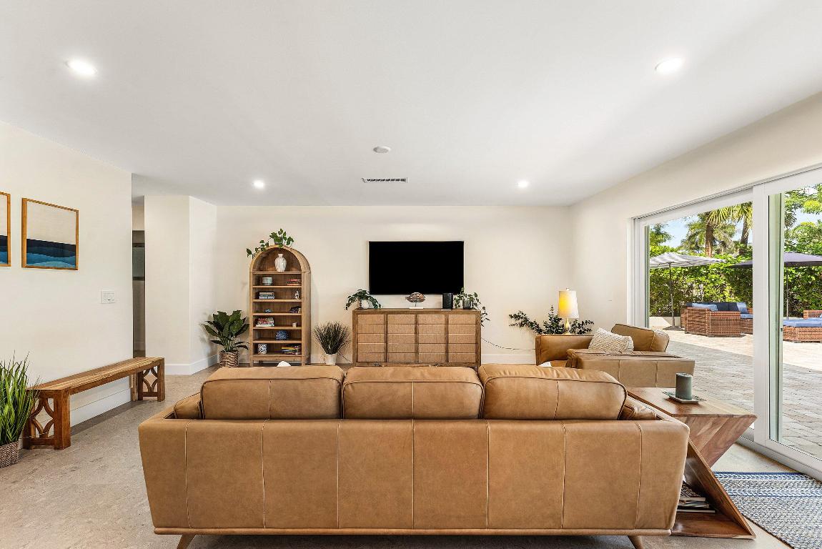 1070 Marble Boca Raton, FL 33432