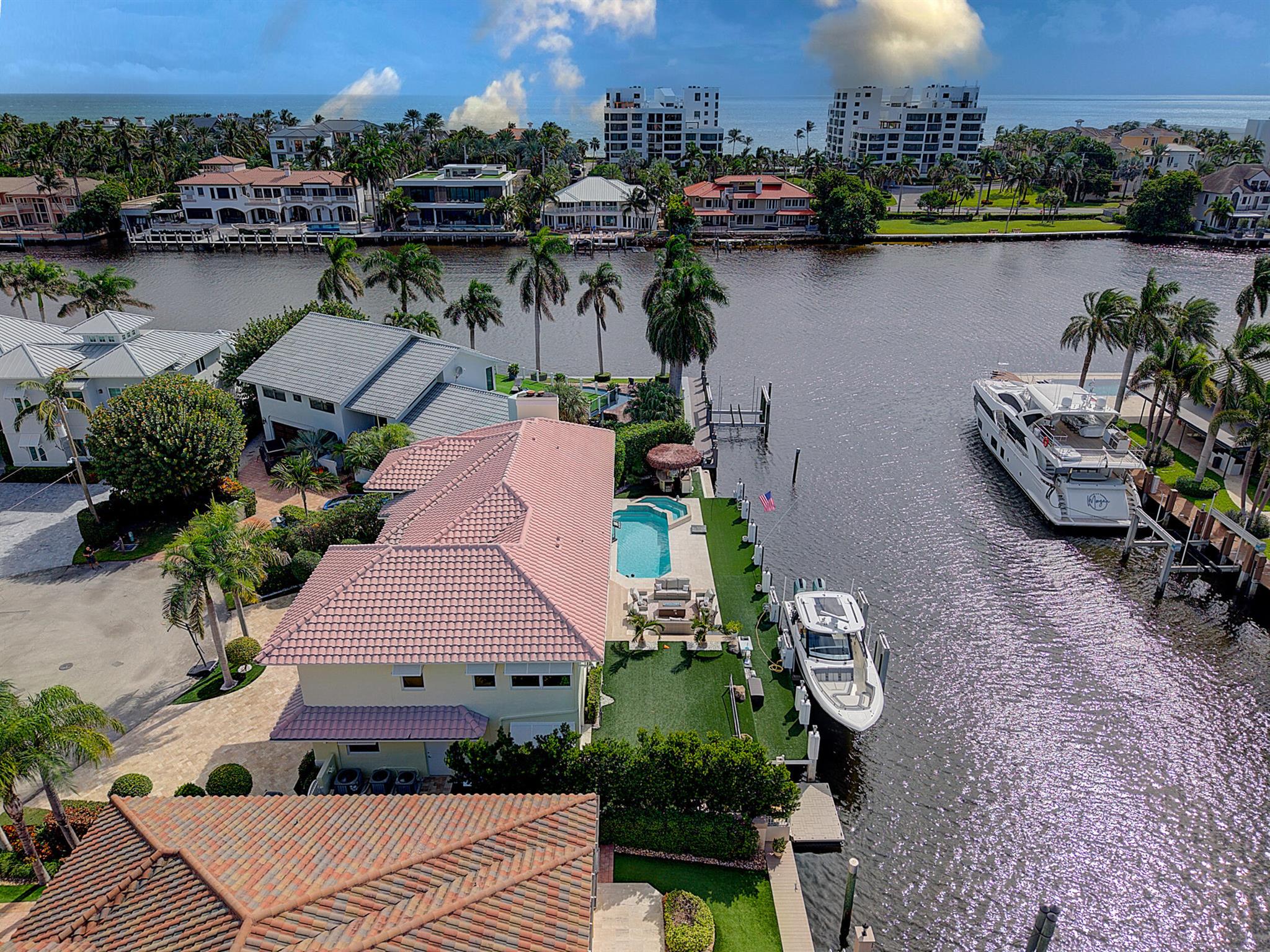 968 Hyacinth Dr