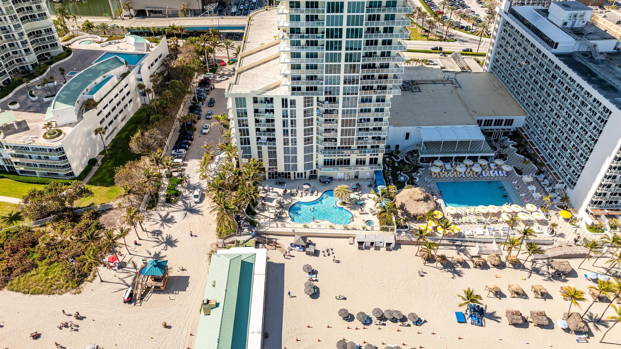 image La Perla Condo13