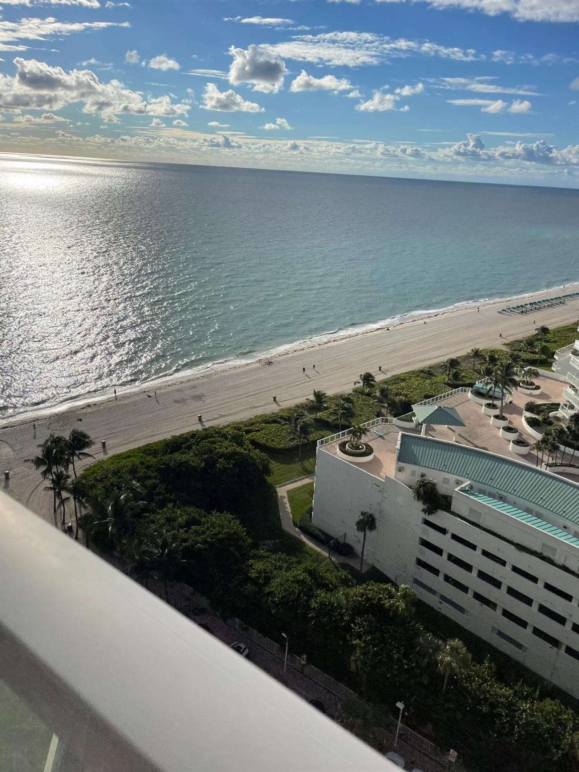 image La Perla Condo15