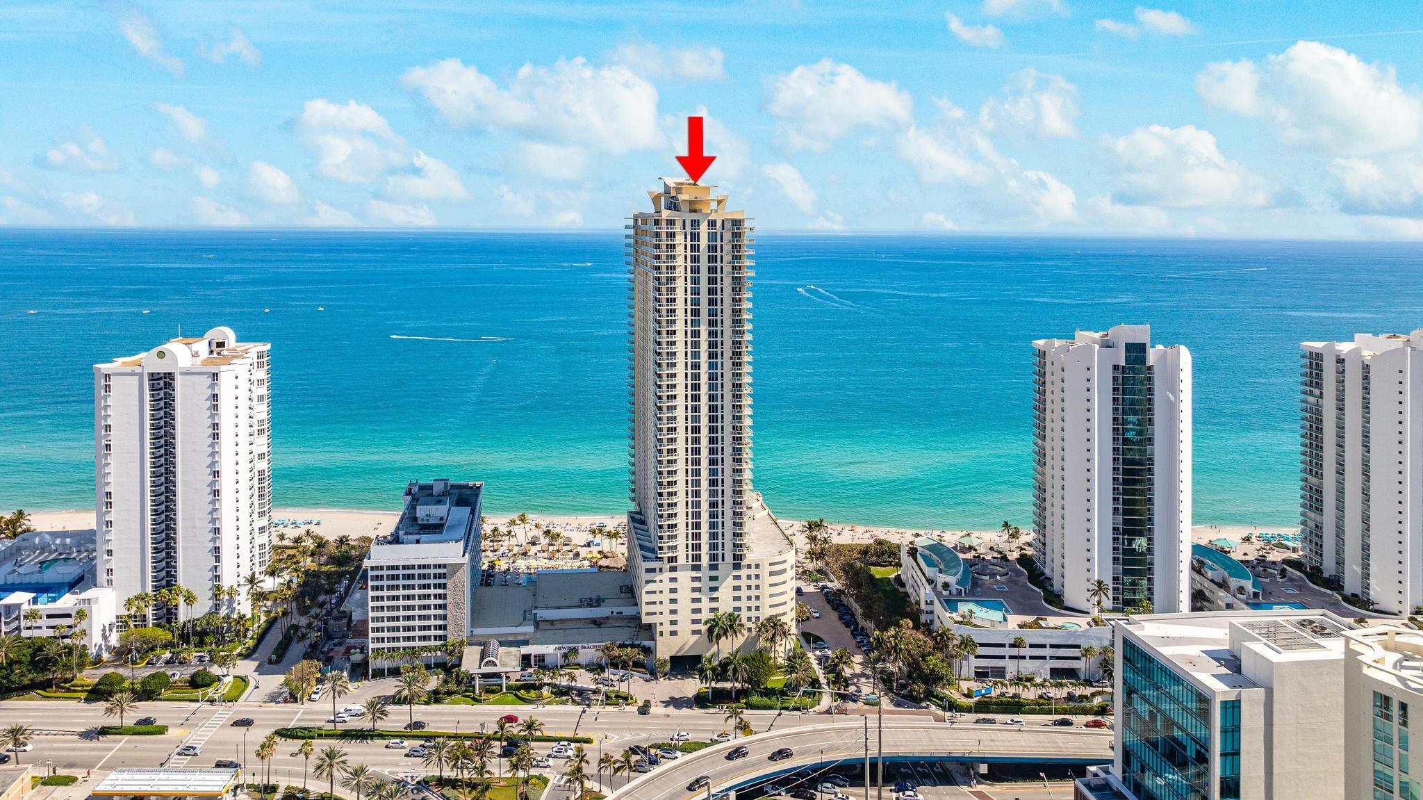image La Perla Condo1