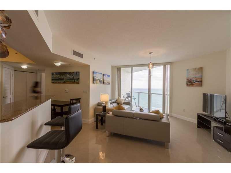 image La Perla Condo24