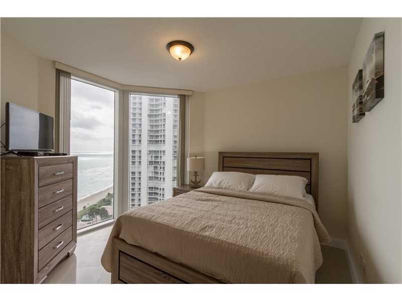image La Perla Condo48