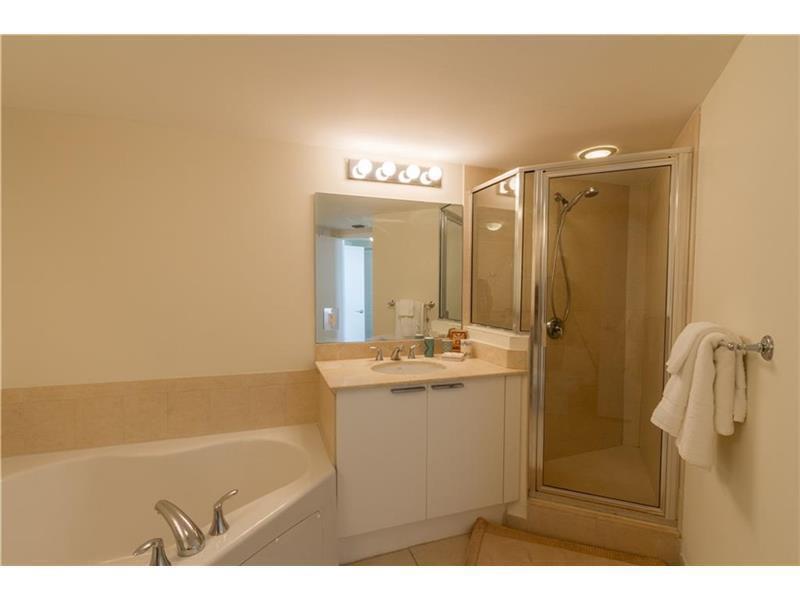 image La Perla Condo52