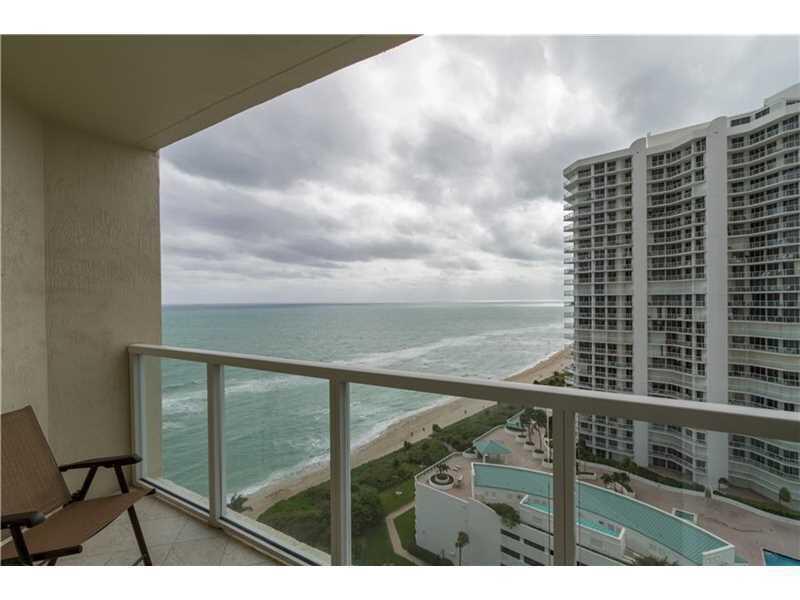 image La Perla Condo54