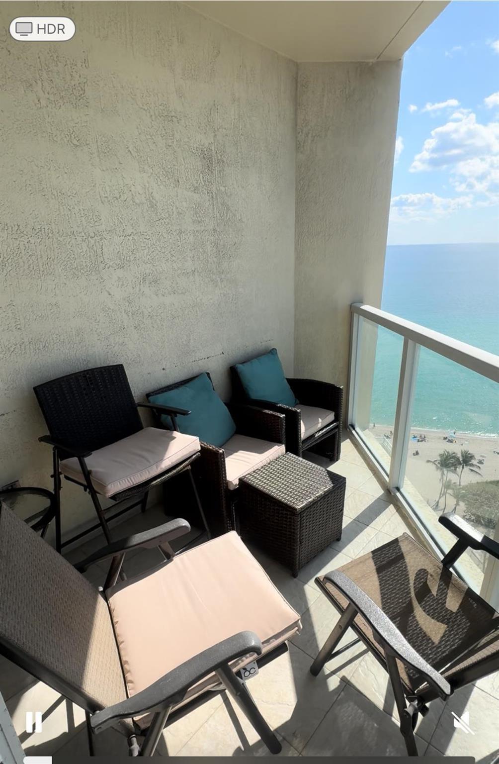 image La Perla Condo56