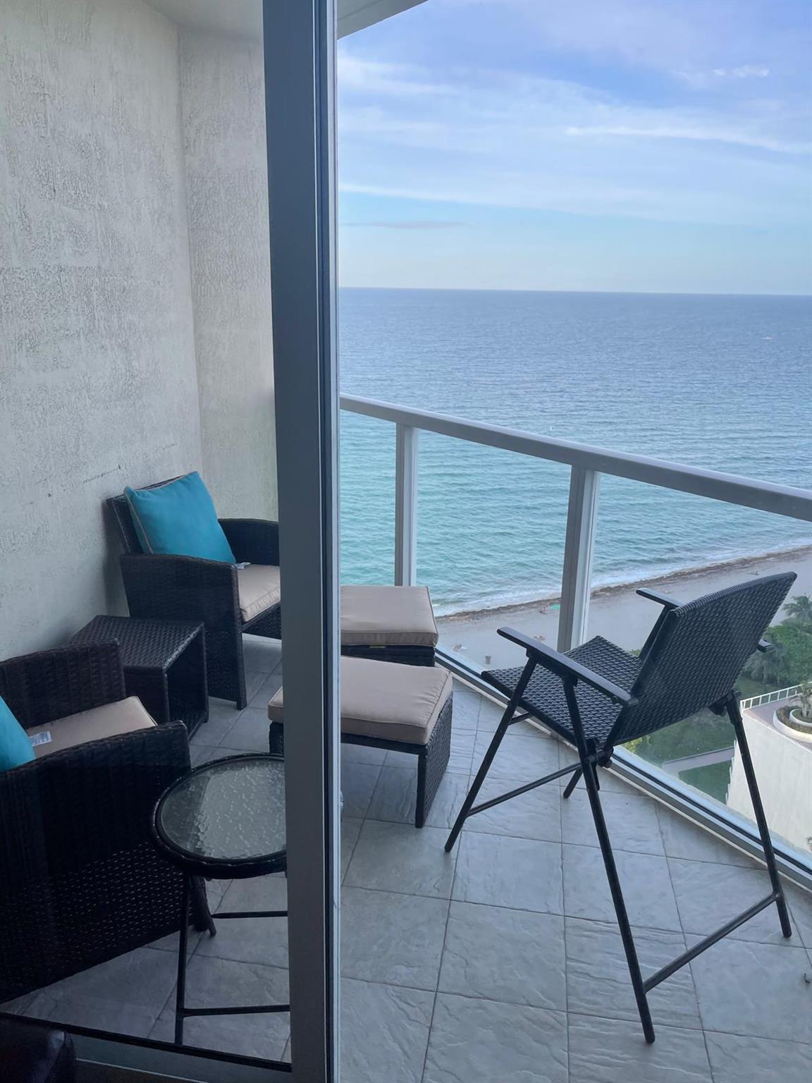 image La Perla Condo57
