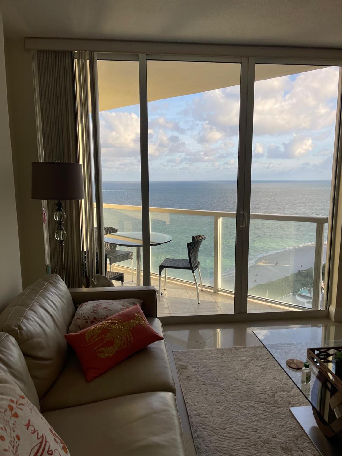 image La Perla Condo62