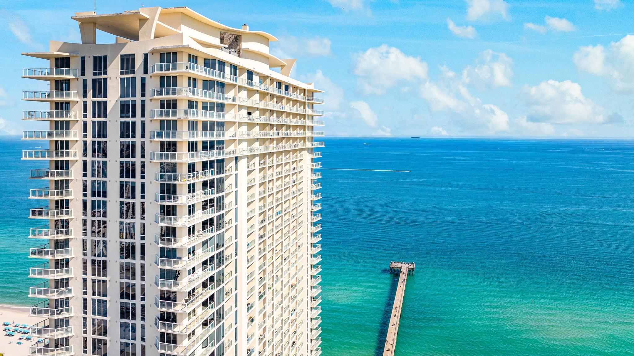 image La Perla Condo6