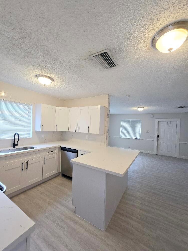 416 SW 7th Ct