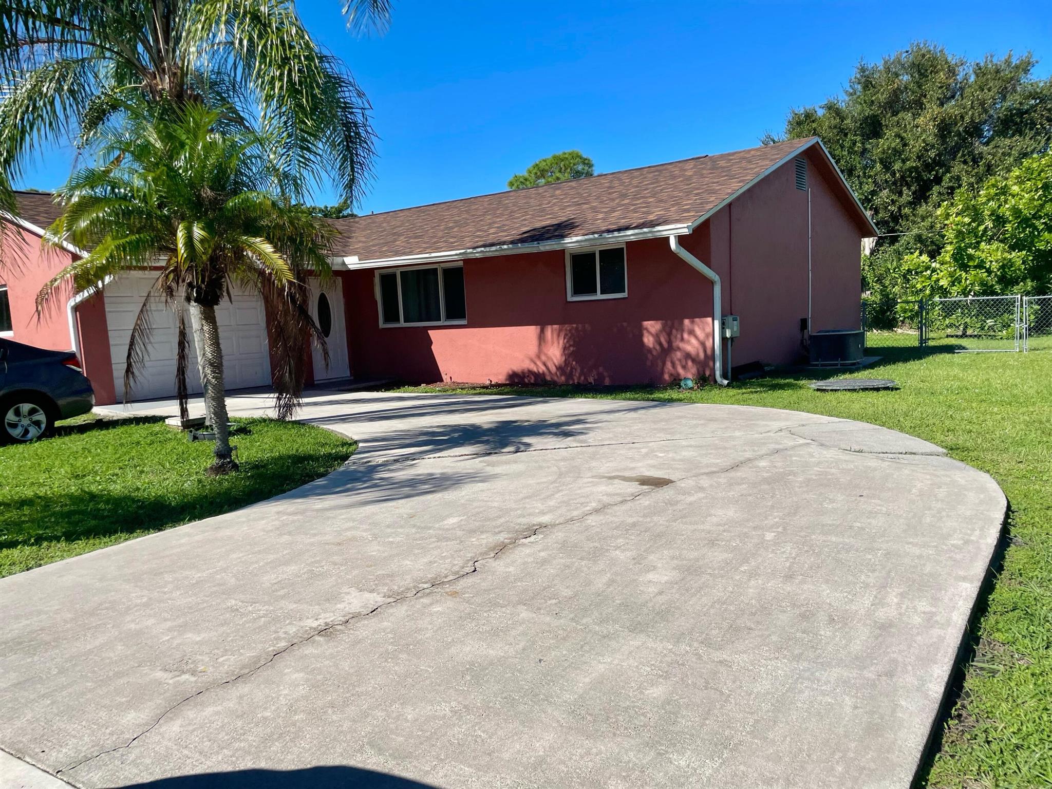 1832 SE Floresta Dr
