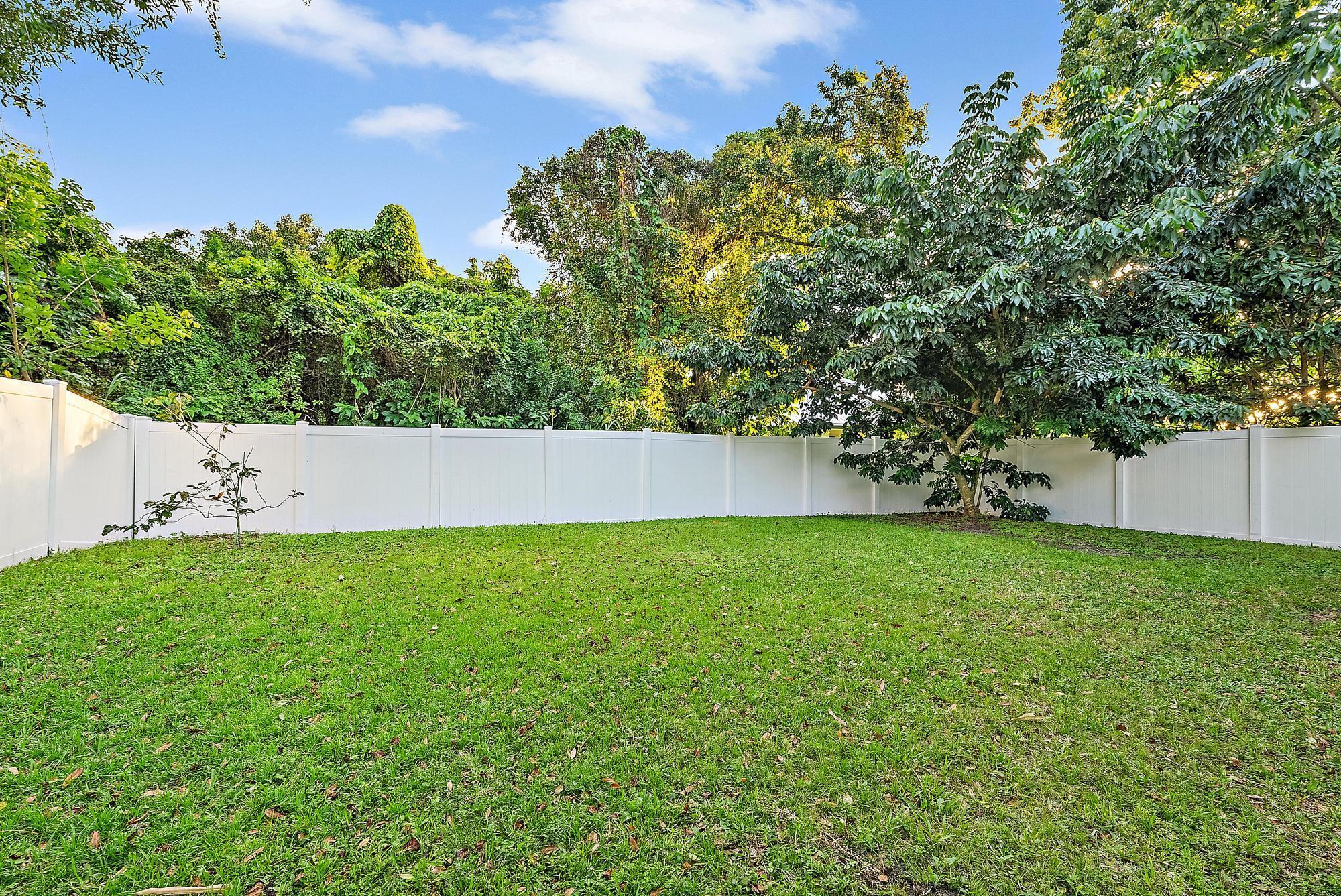 6762 2nd St Jupiter, FL 33458