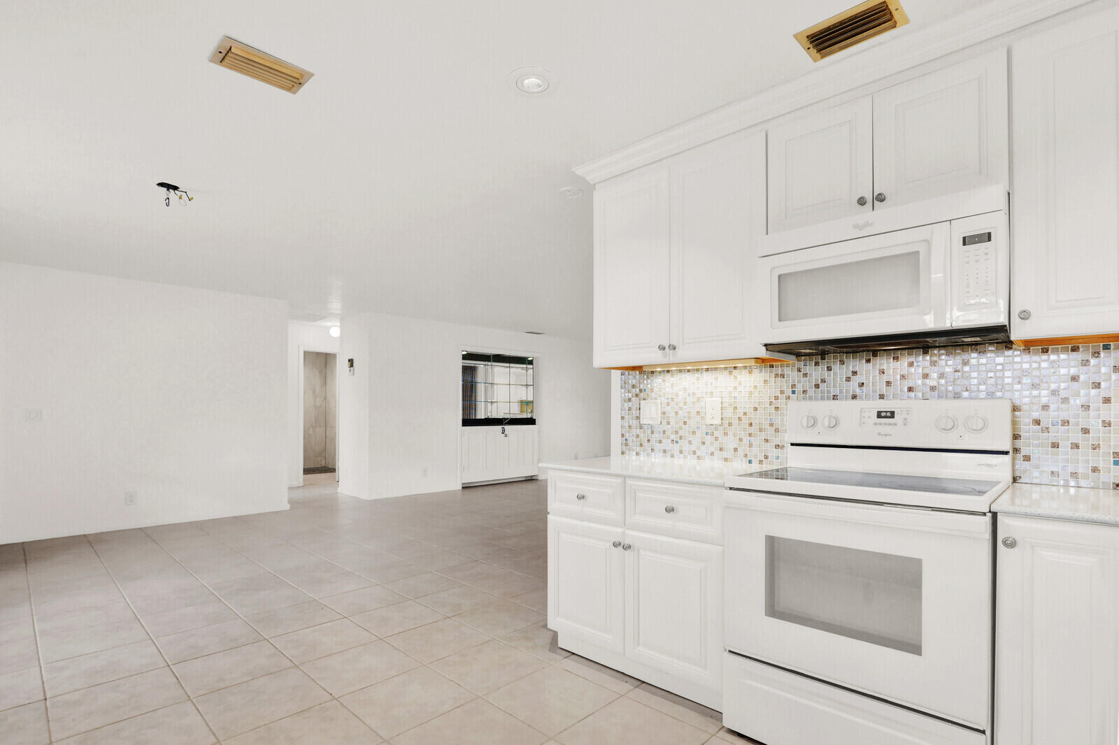 3 SE Paddock Tequesta, FL 33469