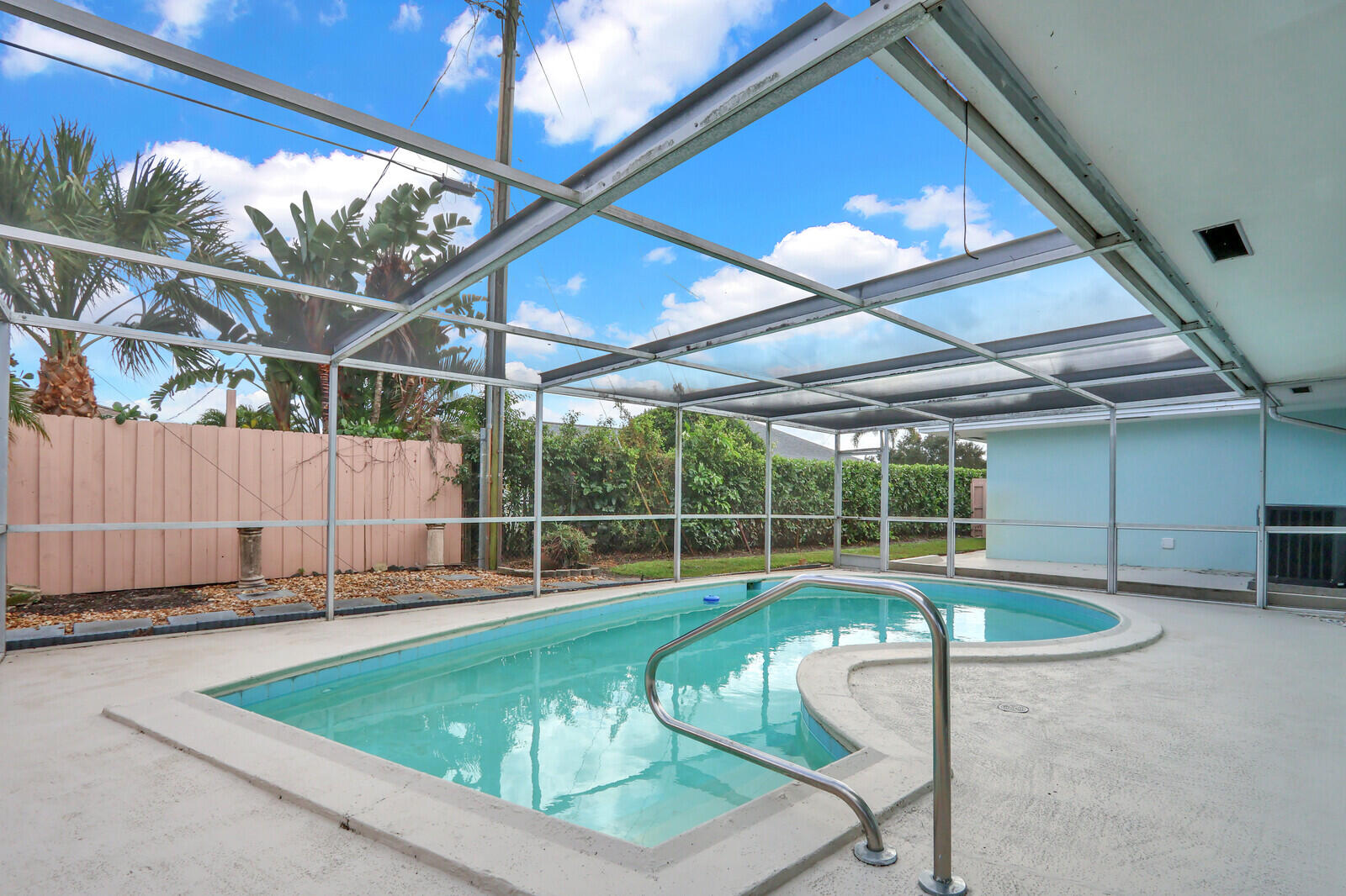 3 SE Paddock Tequesta, FL 33469