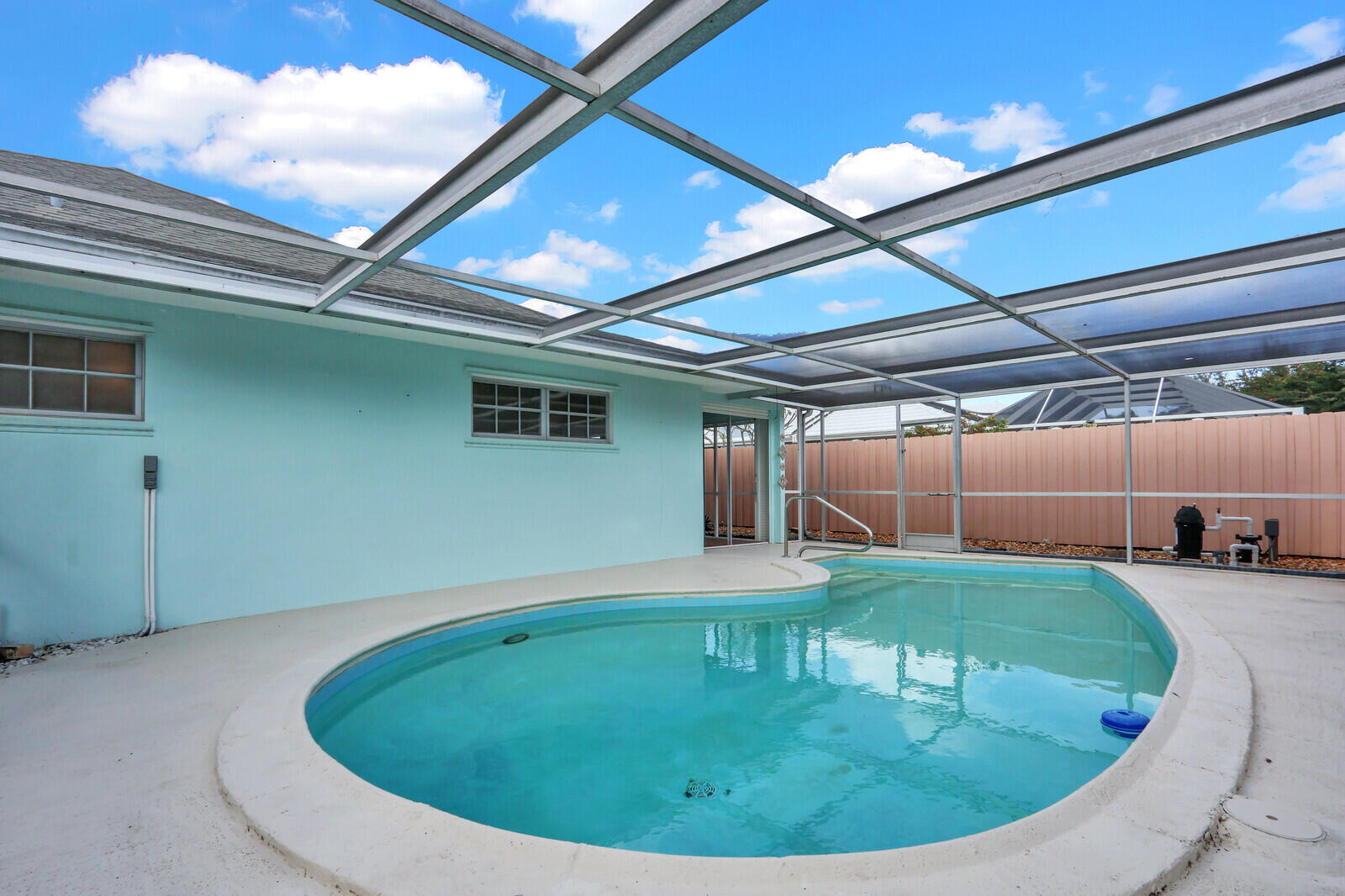 3 SE Paddock Tequesta, FL 33469