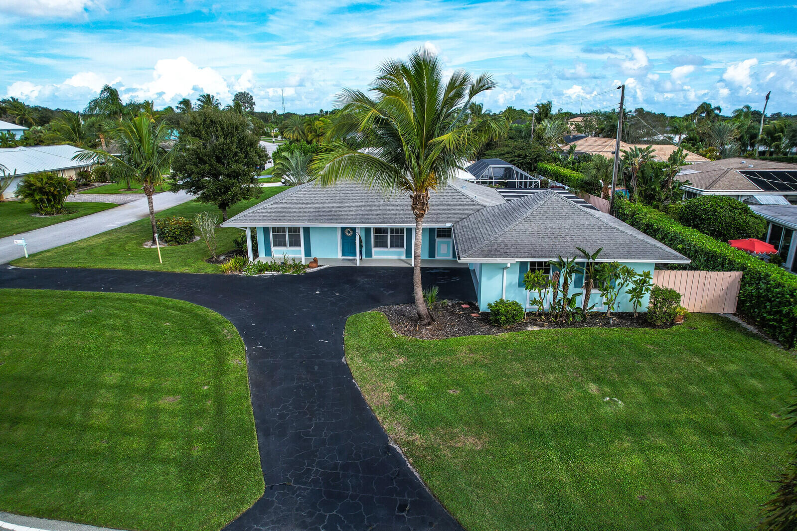 3 SE Paddock Tequesta, FL 33469