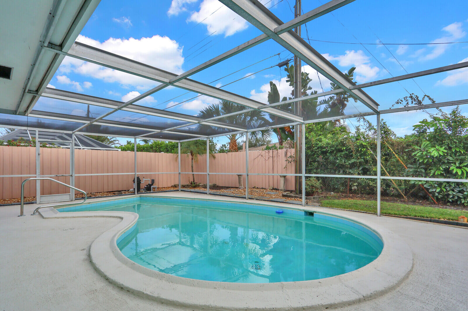3 SE Paddock Tequesta, FL 33469