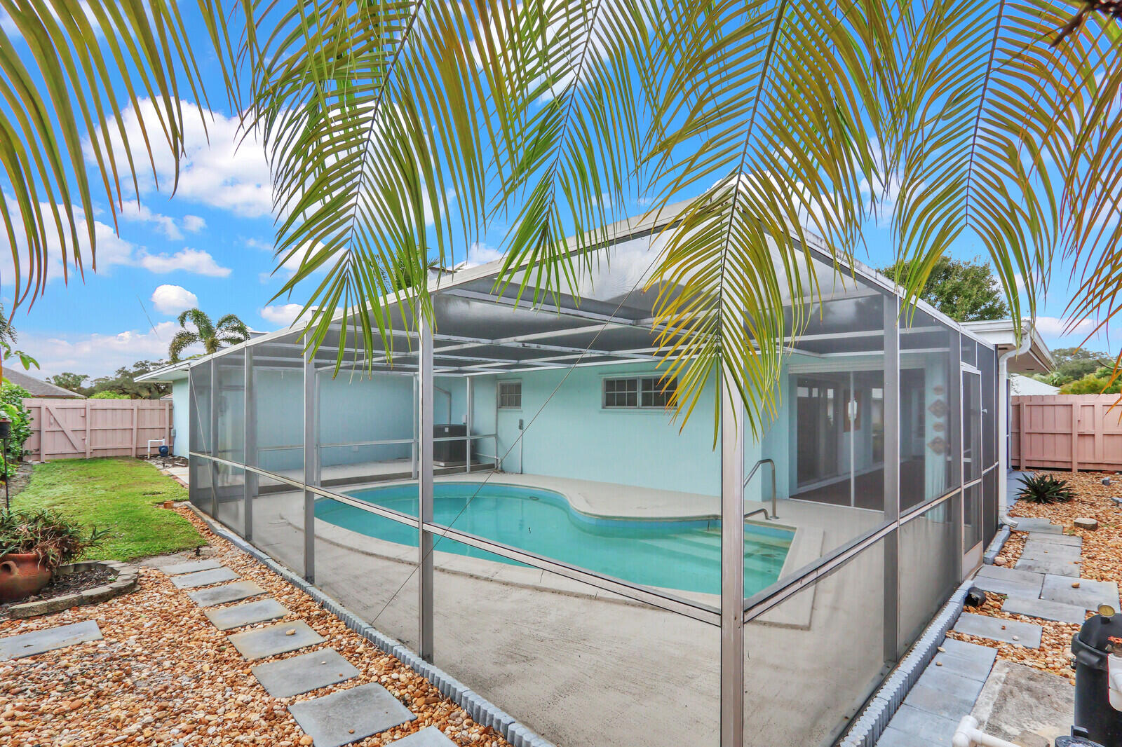 3 SE Paddock Tequesta, FL 33469