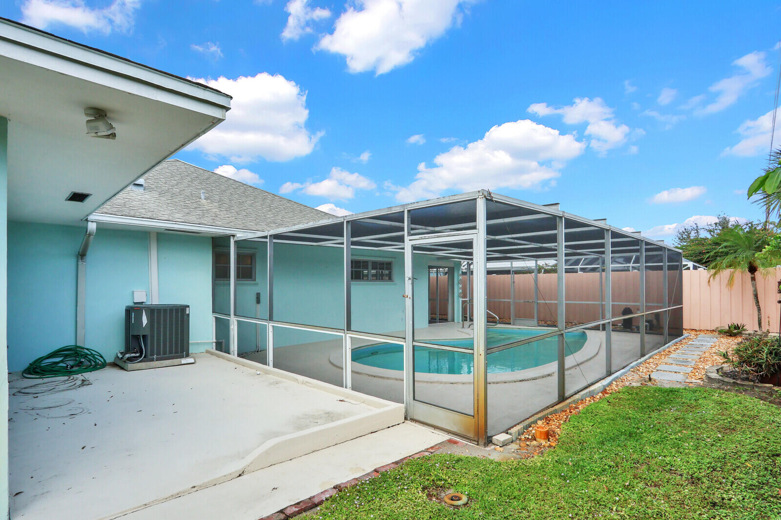 3 SE Paddock Tequesta, FL 33469