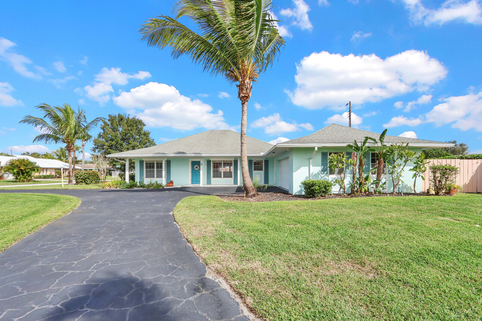 3 SE Paddock Tequesta, FL 33469