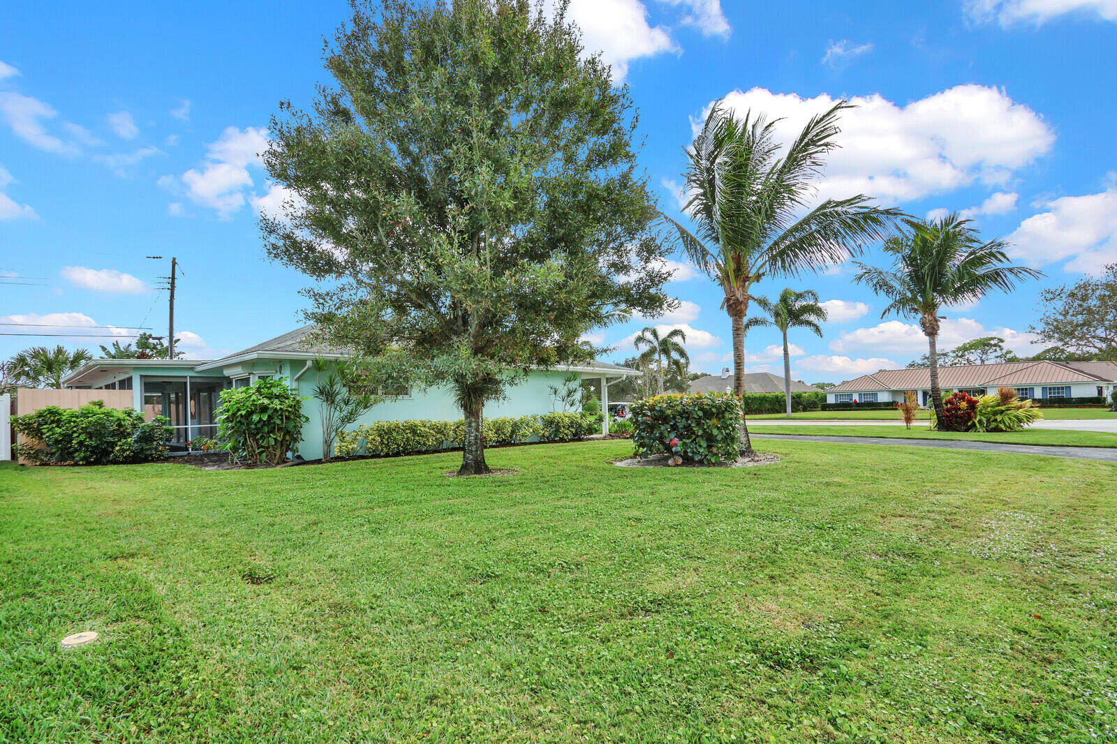 3 SE Paddock Tequesta, FL 33469