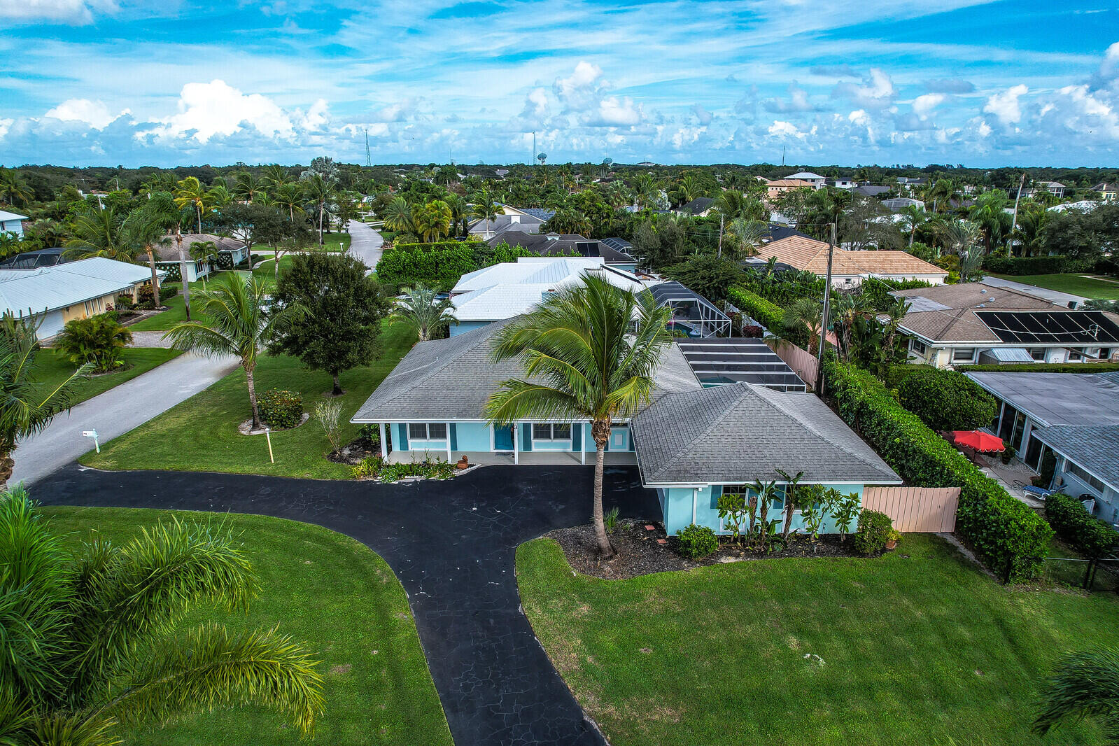3 SE Paddock Tequesta, FL 33469