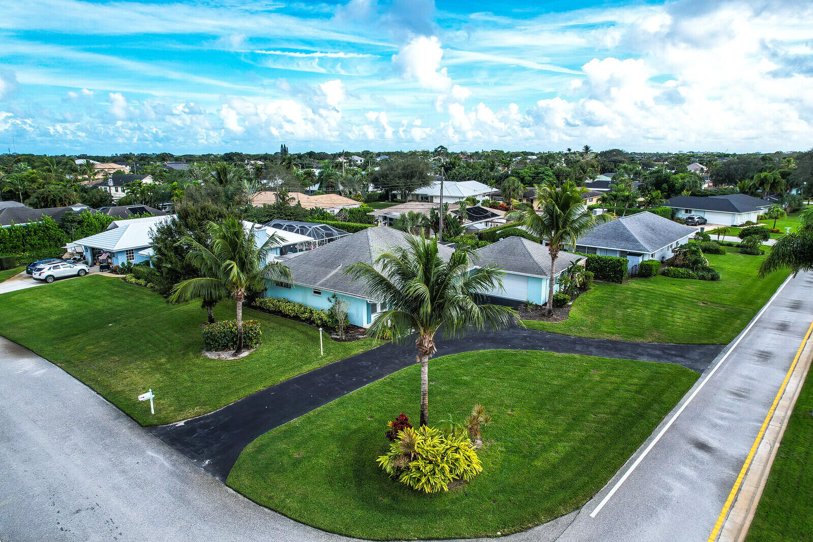 3 SE Paddock Tequesta, FL 33469