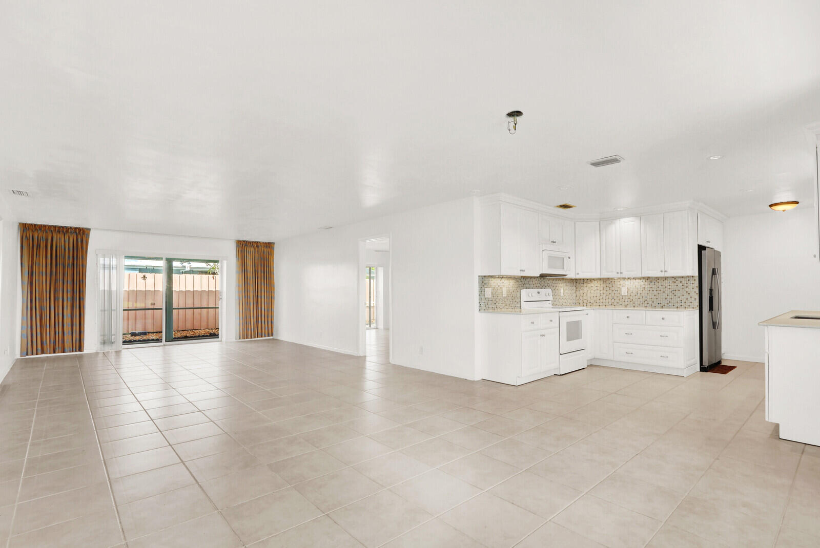 3 SE Paddock Tequesta, FL 33469