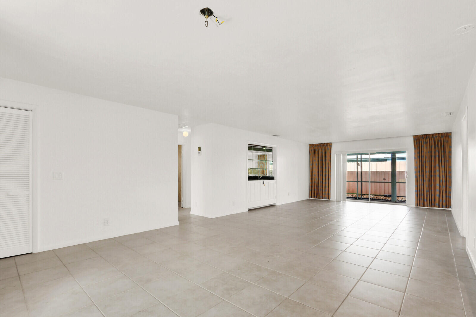 3 SE Paddock Tequesta, FL 33469