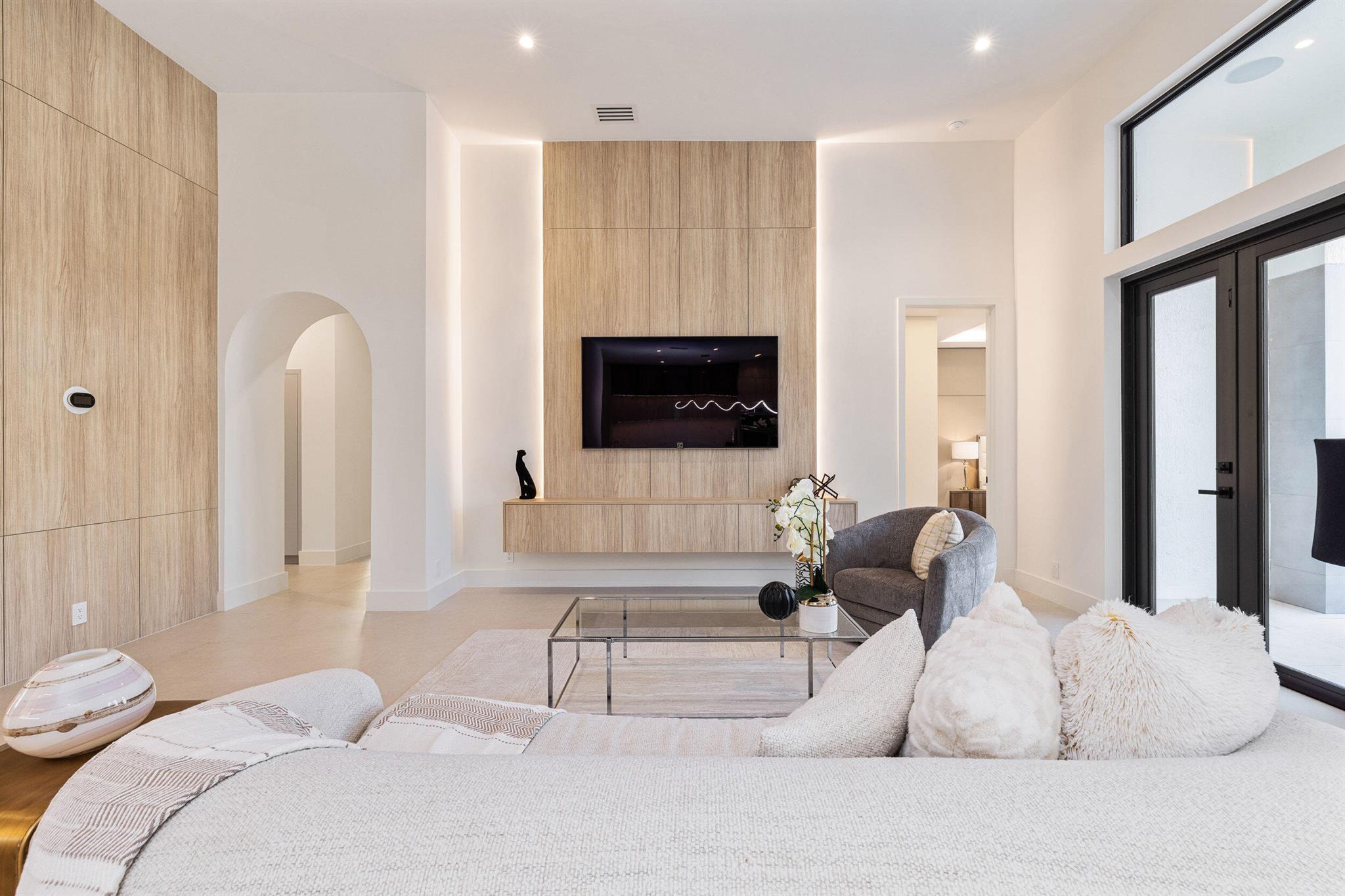 1740 SW 2nd Ave Boca Raton, FL 33432