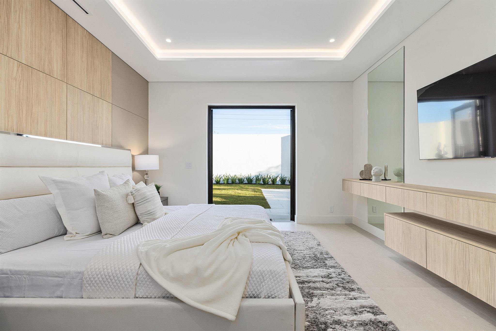 1740 SW 2nd Ave Boca Raton, FL 33432