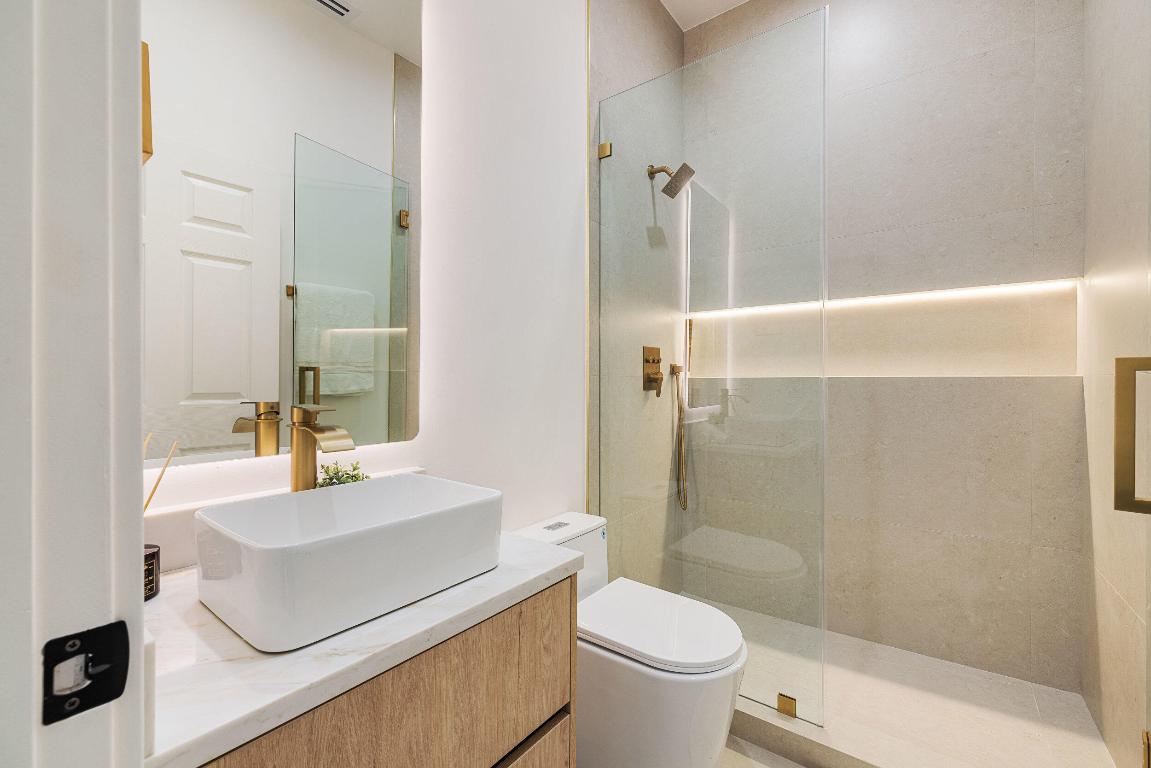 1740 SW 2nd Ave Boca Raton, FL 33432