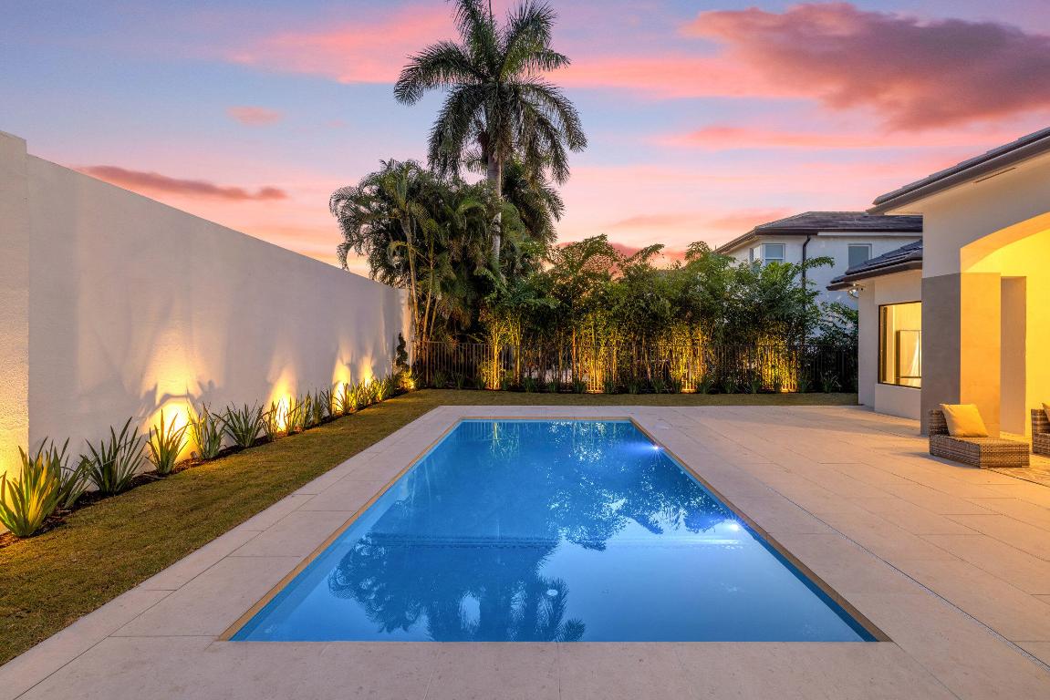 1740 SW 2nd Ave Boca Raton, FL 33432