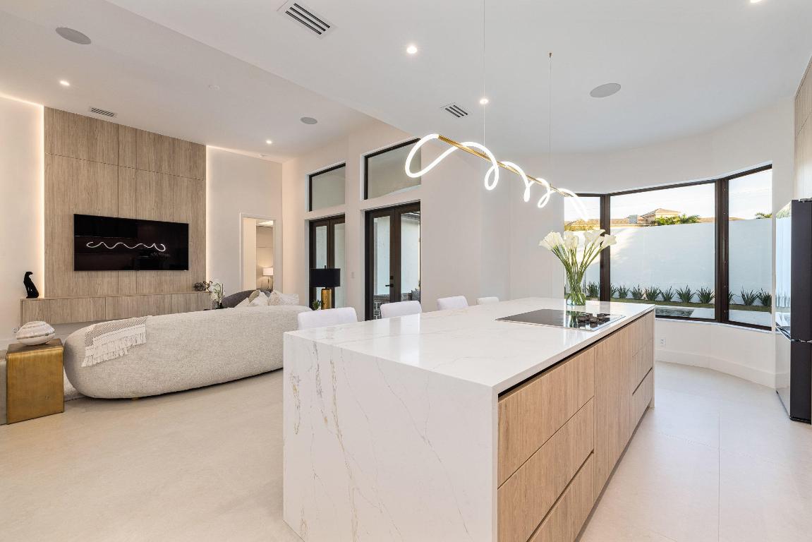 1740 SW 2nd Ave Boca Raton, FL 33432