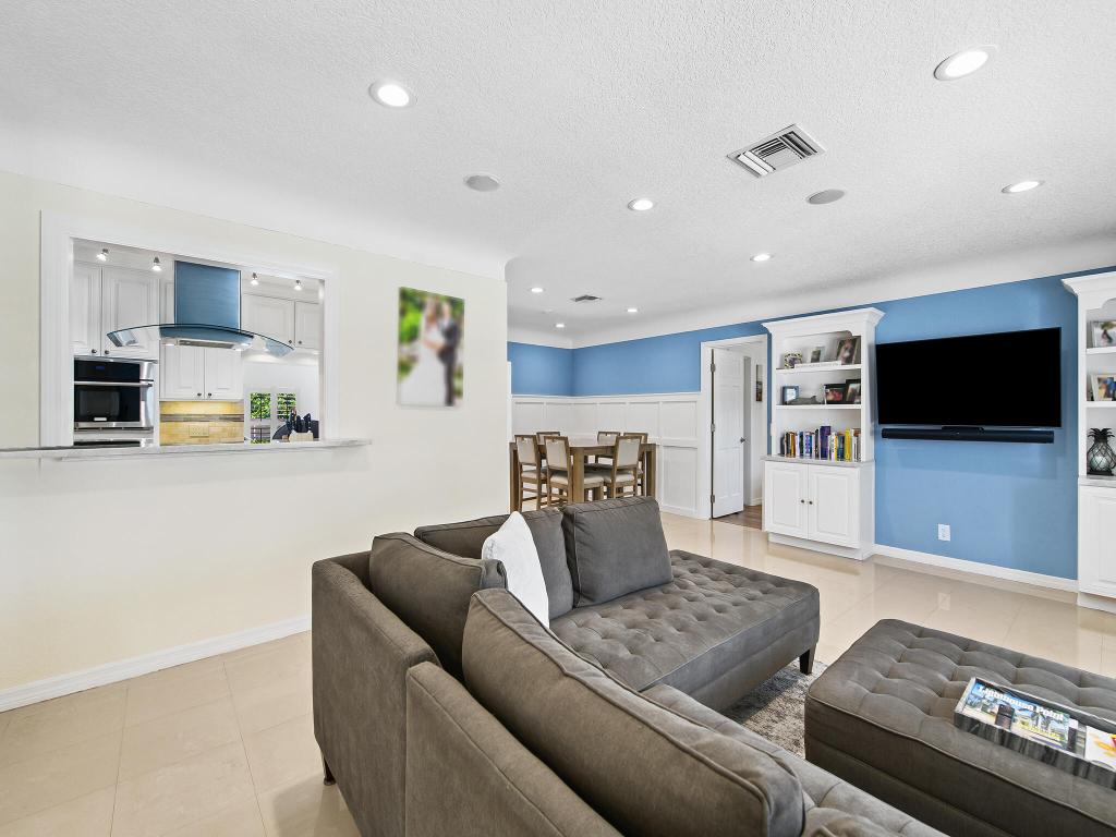 2401 NE 45th Lighthouse Point, FL 33064