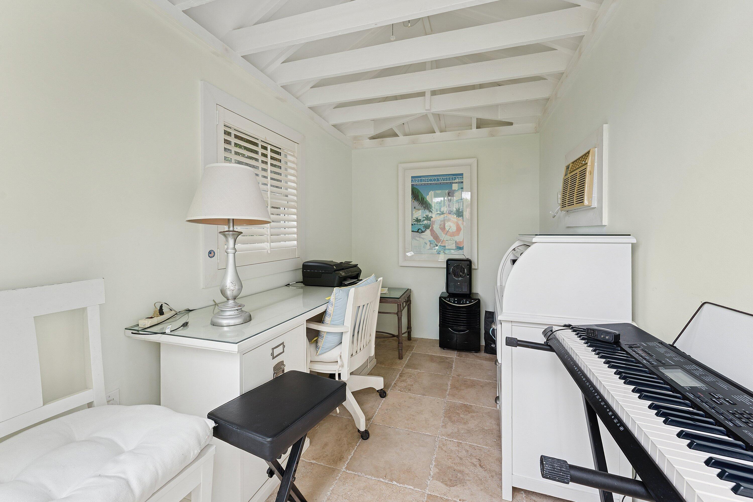 230 Onondaga Palm Beach, FL 33480