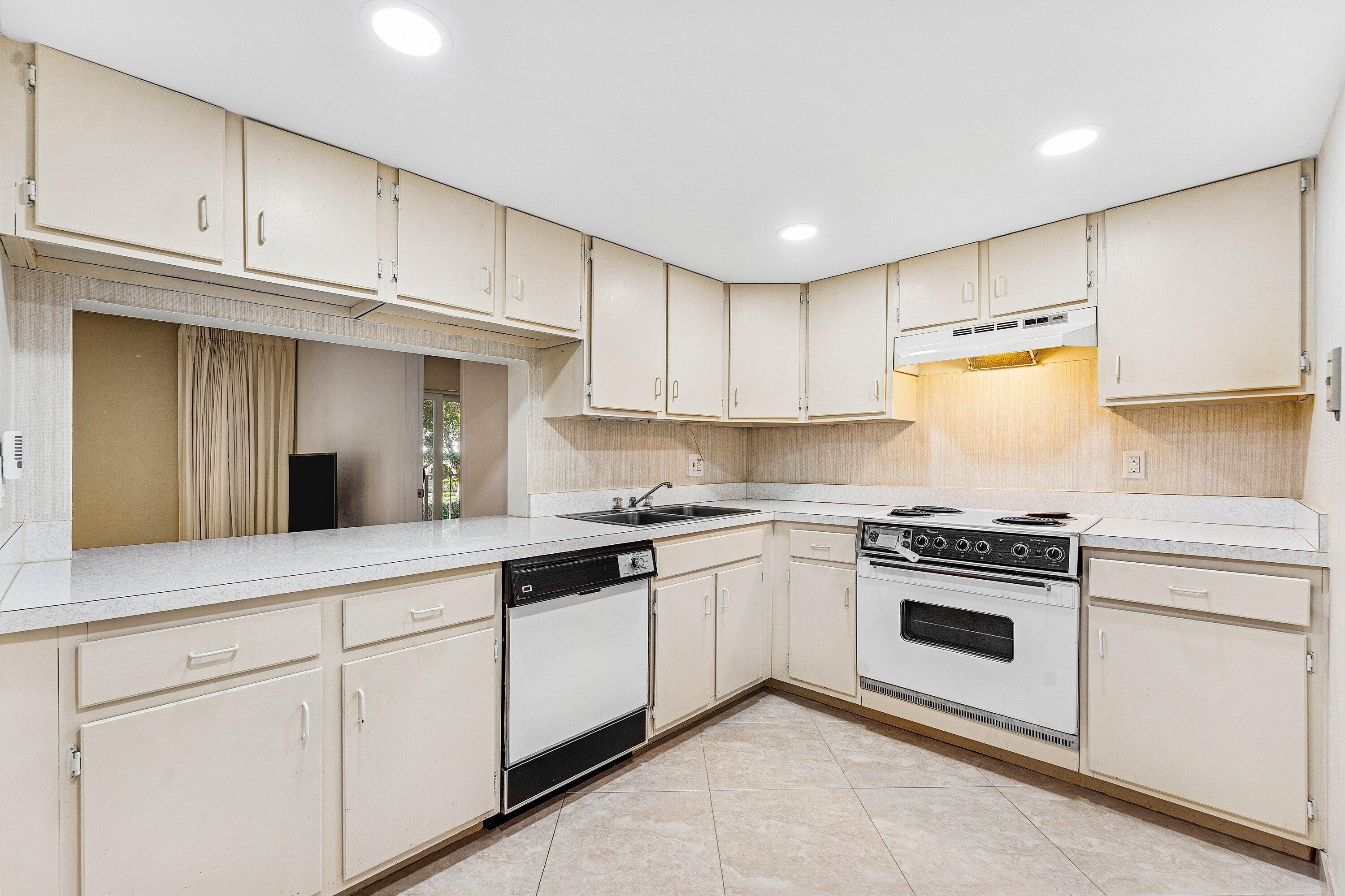 3909 N Ocean #106 Fort Lauderdale, FL 33308