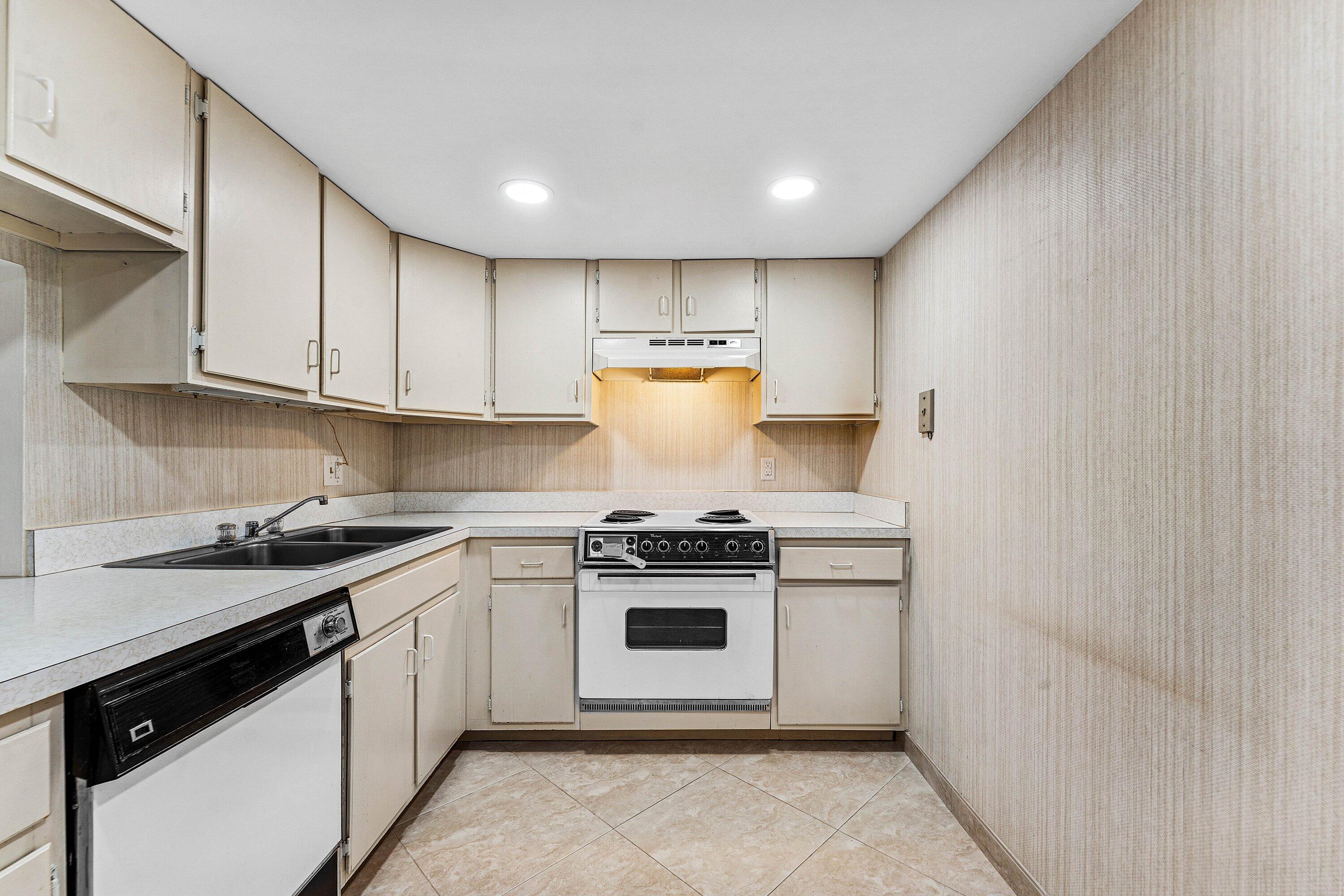 3909 N Ocean #106 Fort Lauderdale, FL 33308