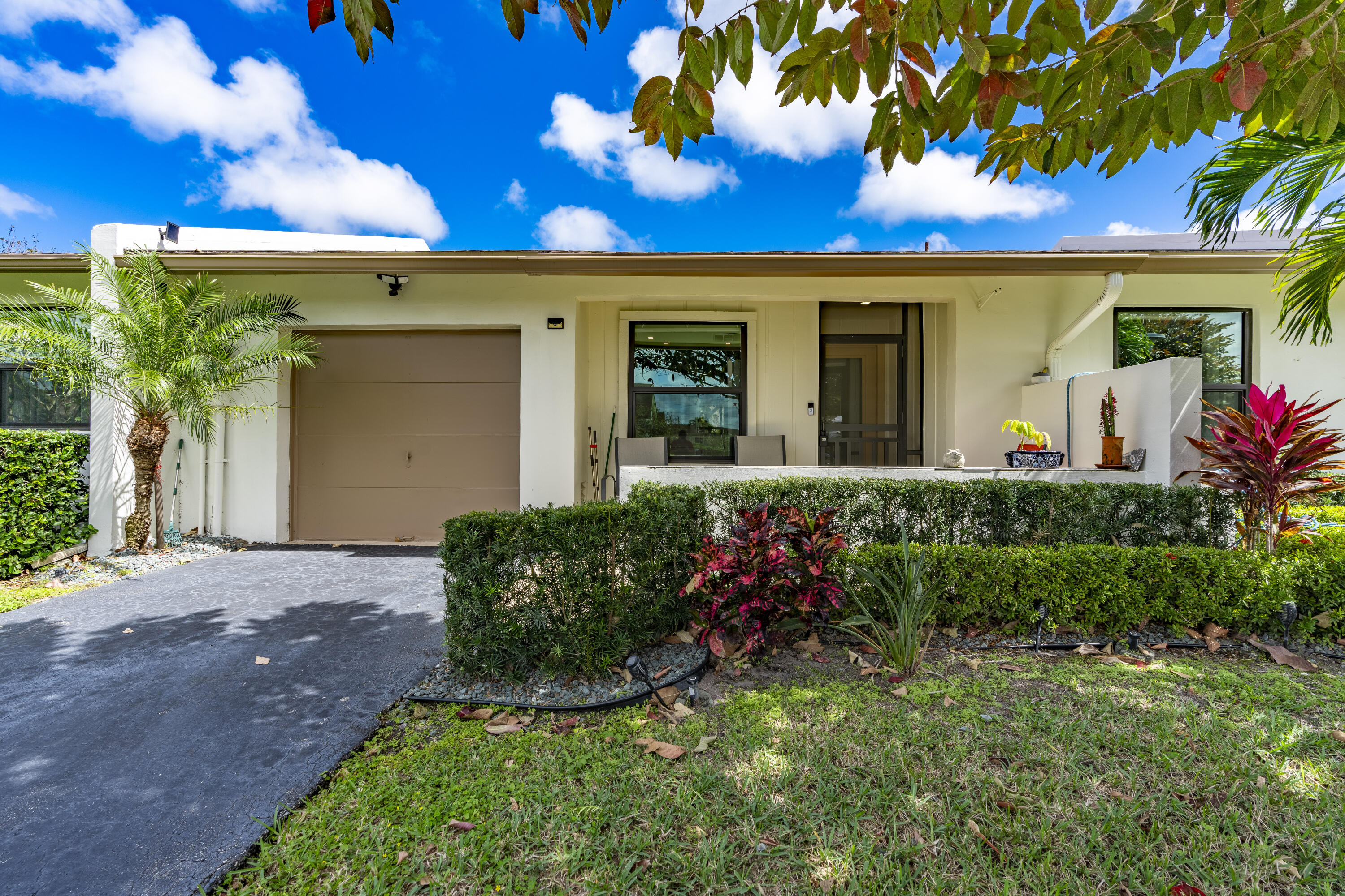 15812 Philodendron Delray Beach, FL 33484