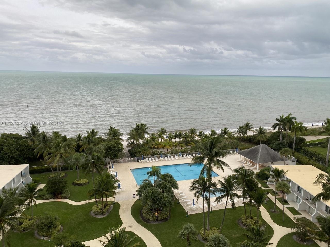 881 Ocean Dr #10E
