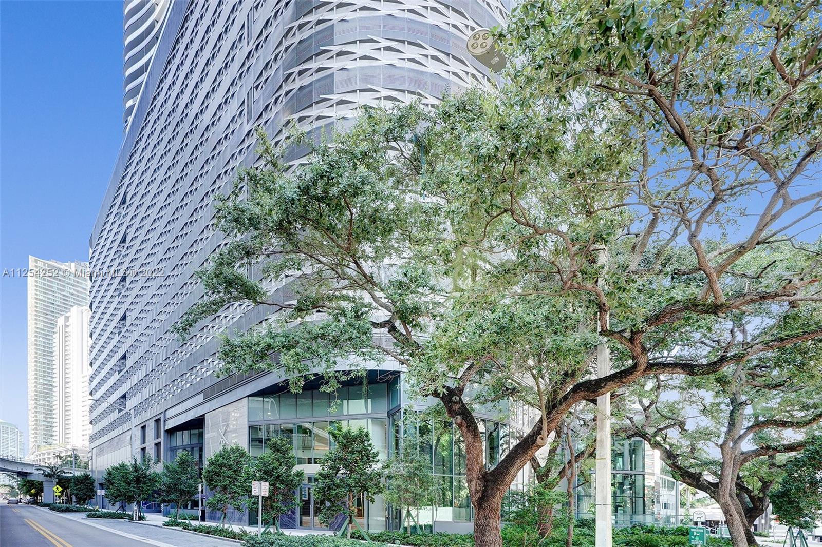 1000 Brickell Plz #PH5106