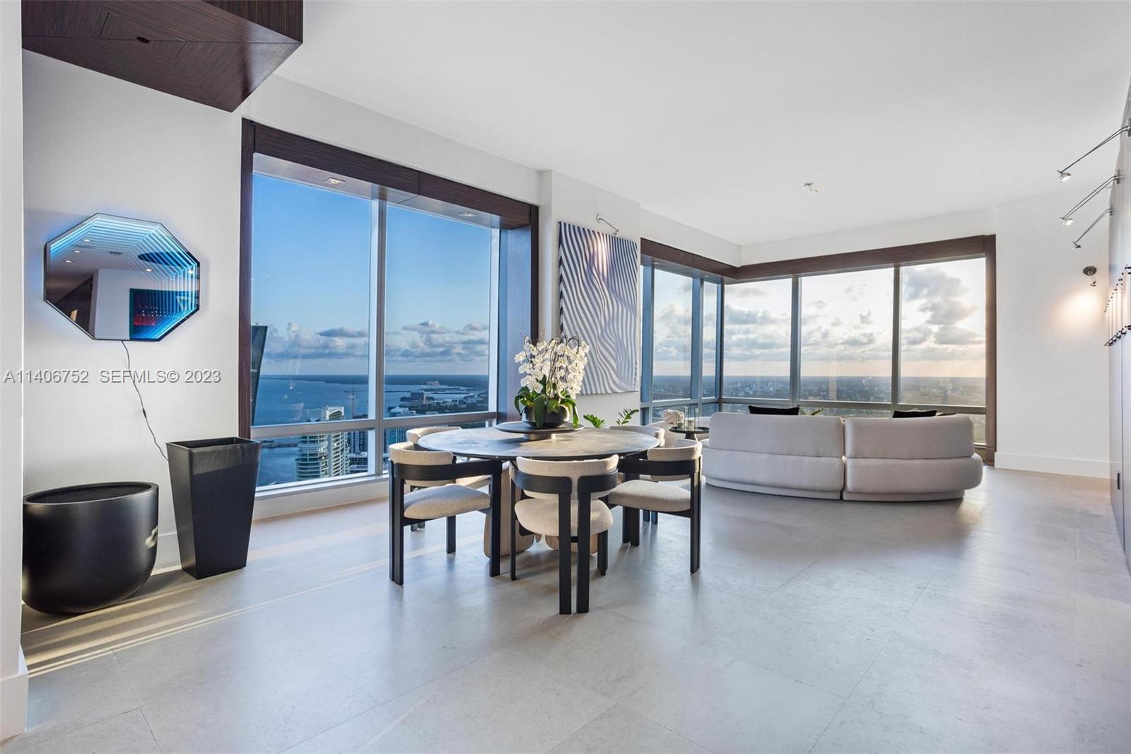 image Four Seasons Residences Miami13