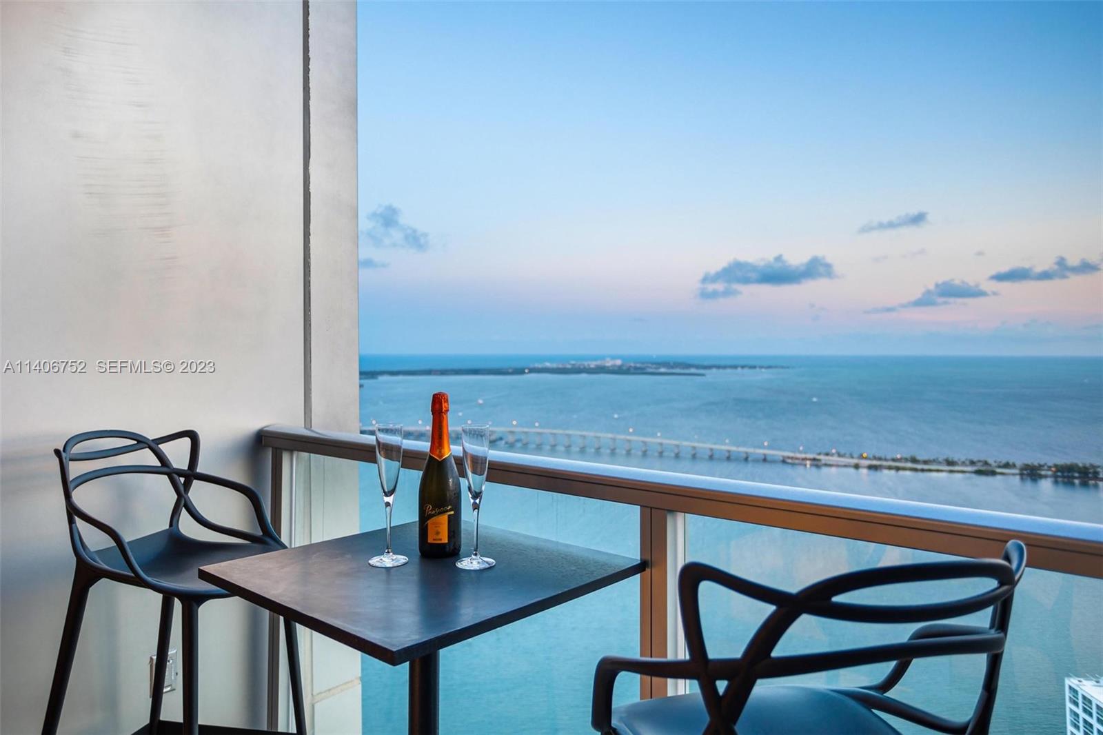 image Four Seasons Residences Miami23